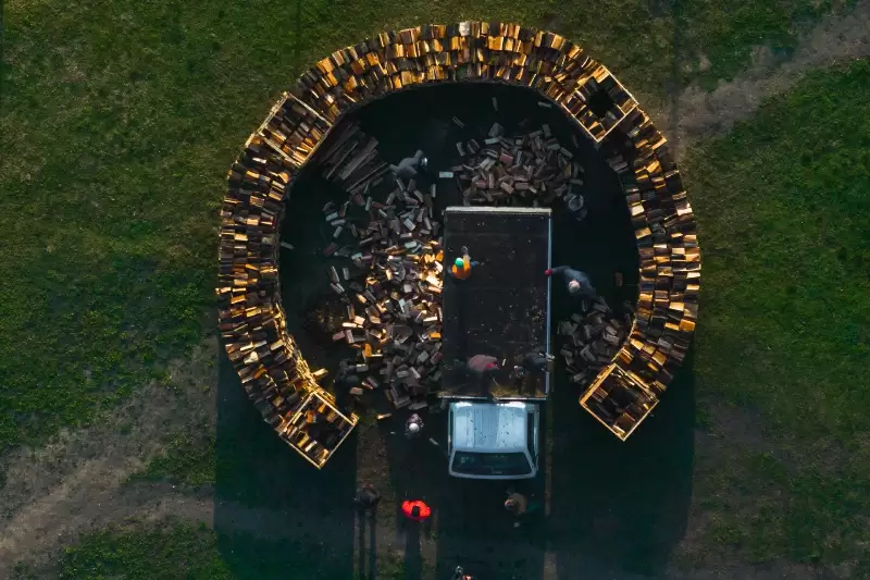 Folytatódik a különleges adventi koszorú építése Esztergomban