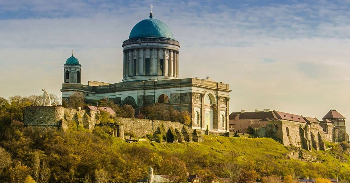 BAZILIKA - Nagyboldogasszony és Szent Adalbert Főszékesegyház
